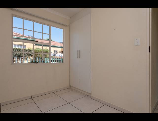 2 BEDROOM SIMPLEX FOR SALE IN LINMEYER